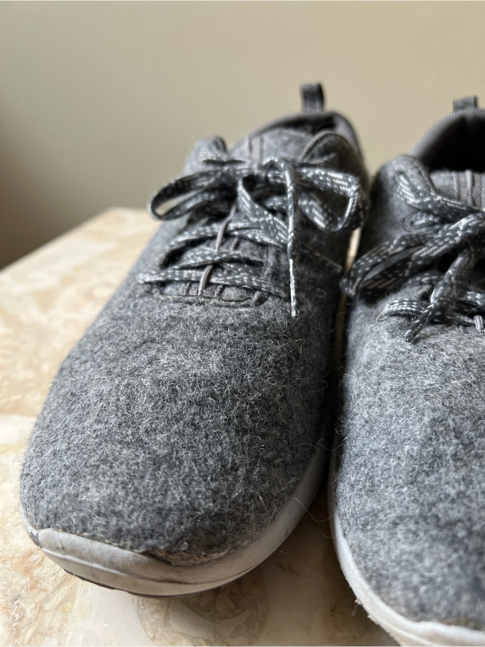 L.L. Bean Women's Ash Gray Wool Lace-Up Sneakers with Red Interior - Picture 9 of 15
